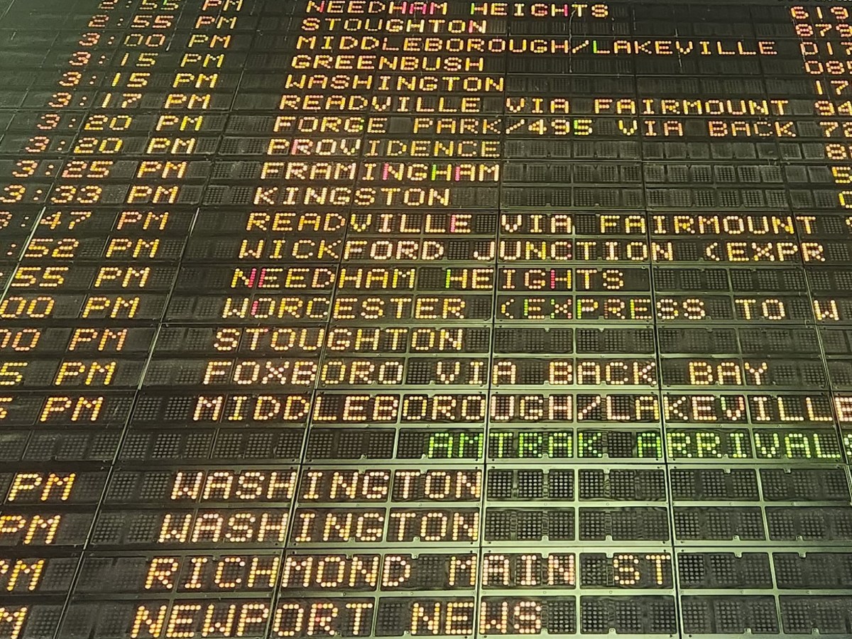 Suburban commuter rail stations need more housing density, new report says