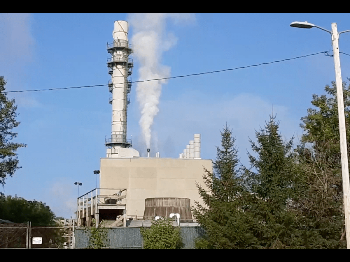 Replacing fossil fuel-fired ‘peaker plants’ can help Massachusetts meet climate goals, according to new report